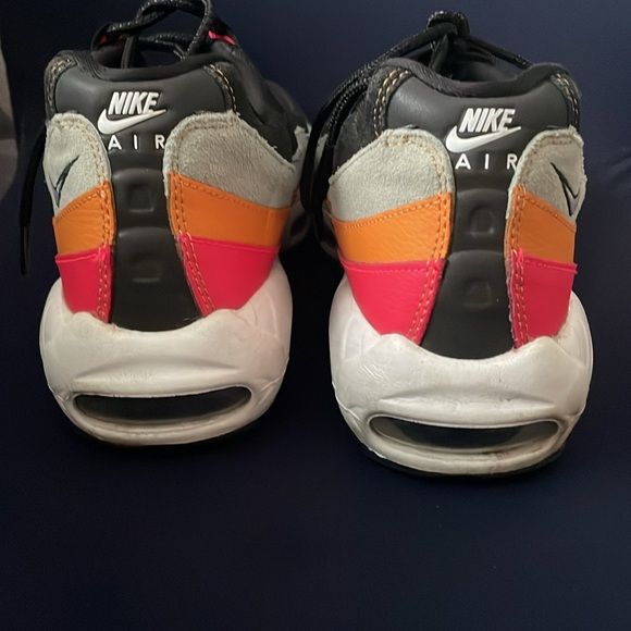 Size 8.5 - Nike Air Max 95 Essential Ocean Cube AT9865-002 Very Good Condition - Picture 4 of 7